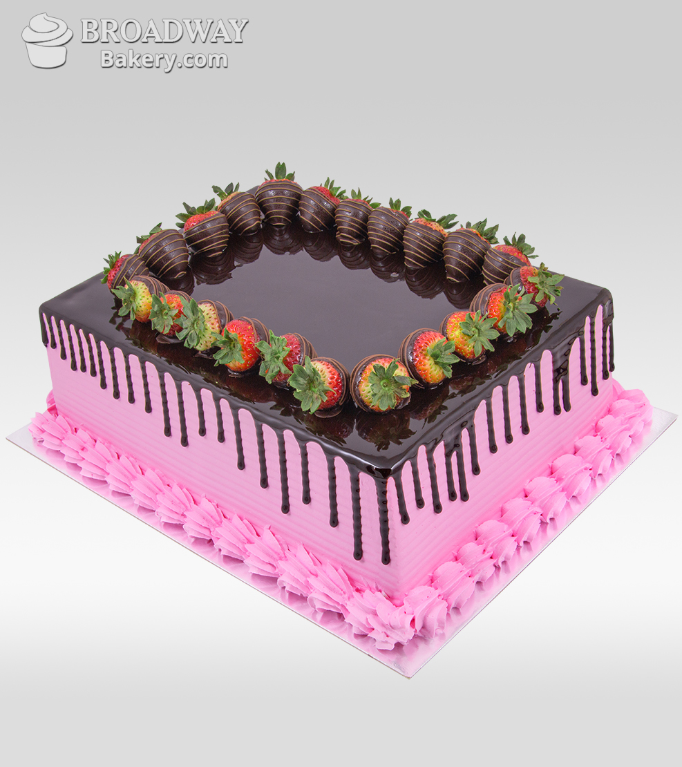 Oh So Pretty Strawberry Chocolate Cake