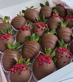 Scarlet Choco Dipped Strawberries