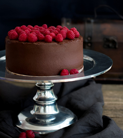 Splendid Raspberry Choco Cake