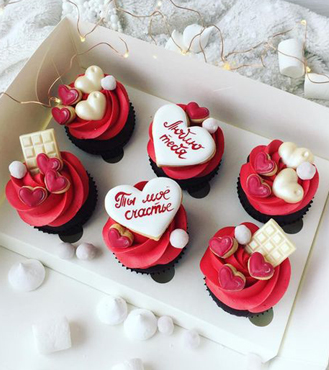 Sweetheart's Surprise Cupcakes - 9 Cupcakes