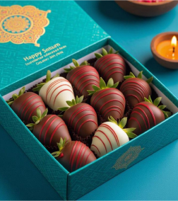 Turquoise Radiance Dipped Strawberries
