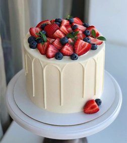 White Chocolate & Berries Drip Cake
