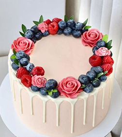Wreath of Berries Cake