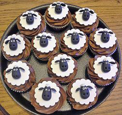 Happy Flock Eid Cupcakes