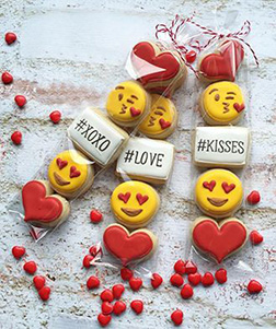 Emojis in Love Cookies